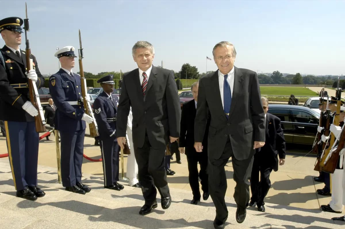 Premier Marek Belka z wizytą w Pentagonie, sierpień 2004